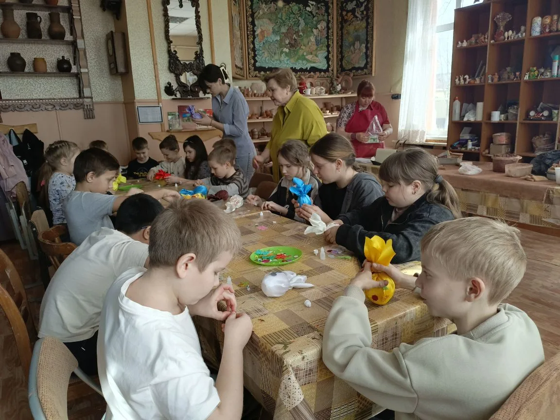 🎨 Весенние каникулы с пользой и творчеством!  ☀️В рамках весенних каникул обучающиеся 5 «В» класса в