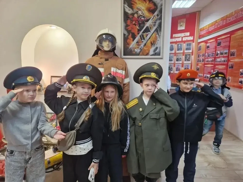 🚒 2«А» класс в гостях у пожарных! 🚒  Наши второклассники вместе с классным руководителем Селивановой