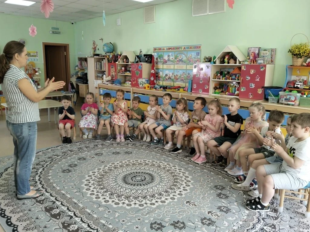 В группе 8 "Буратино" прошла "Неделя психологии".Тема: " Путешествие в страну "Пять чувств". Каждый 
