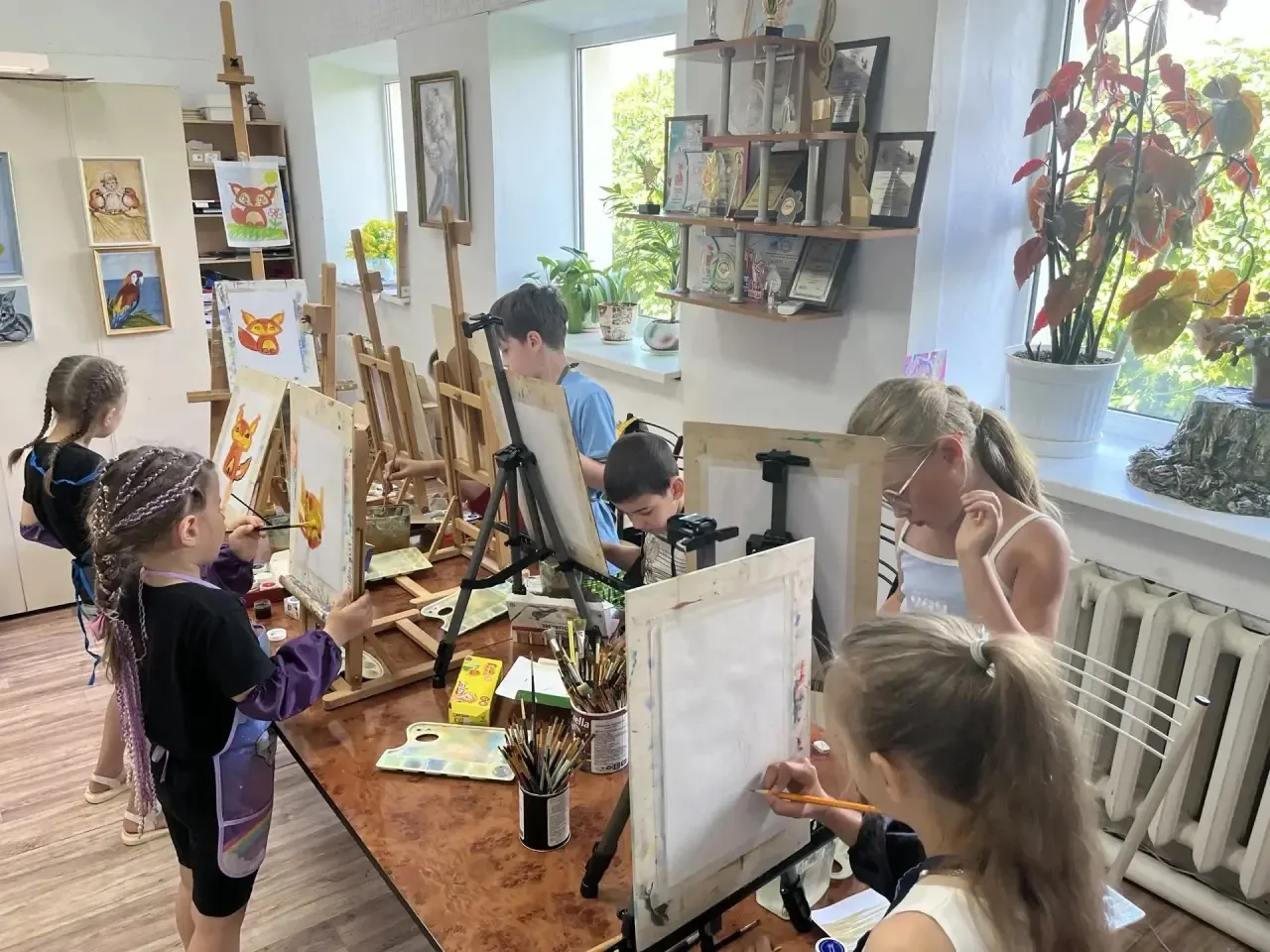 🎨 Учимся рисовать, готовимся к конкурсу!

13 июня в Доме культуры поселка Сенной прошёл мастер-клас
