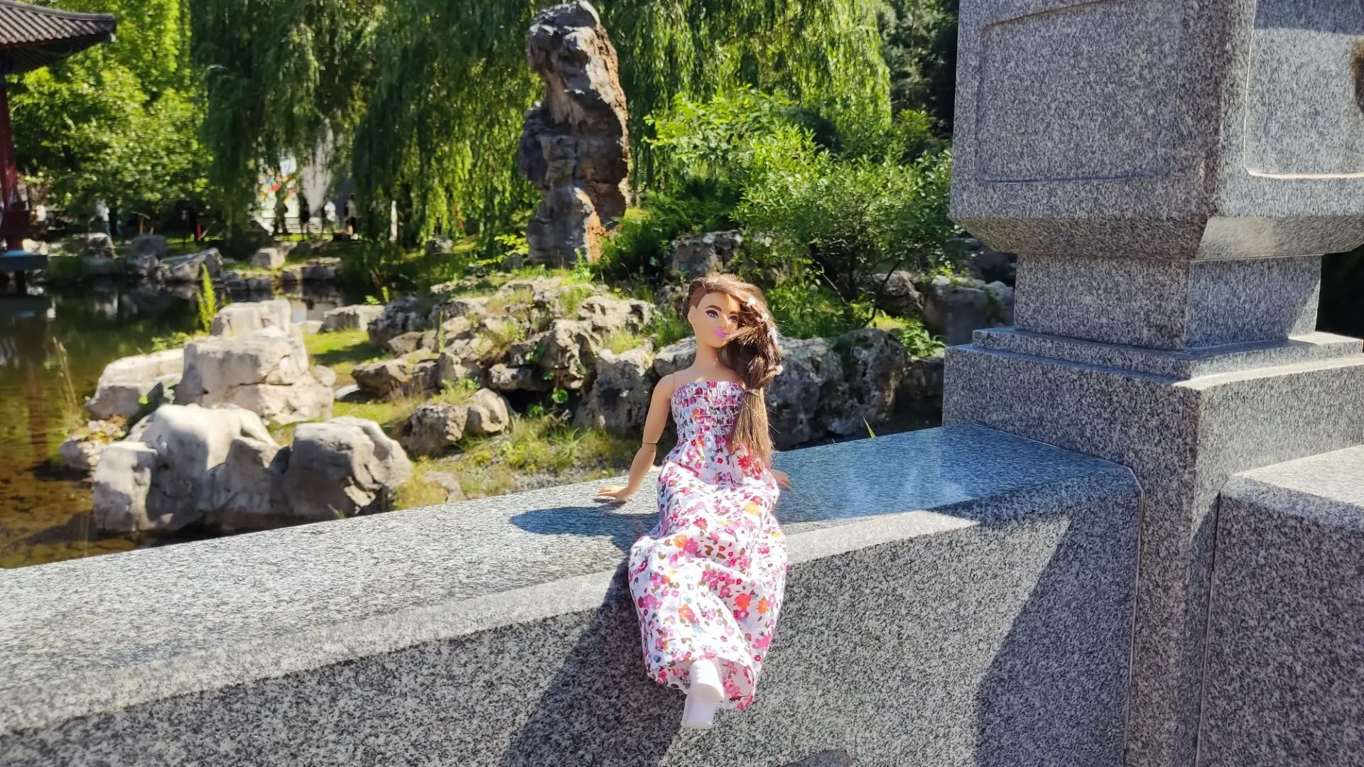Внезапно хорошая погода, фотосессия куклы Дарины и 20 000 шагов на браслете.