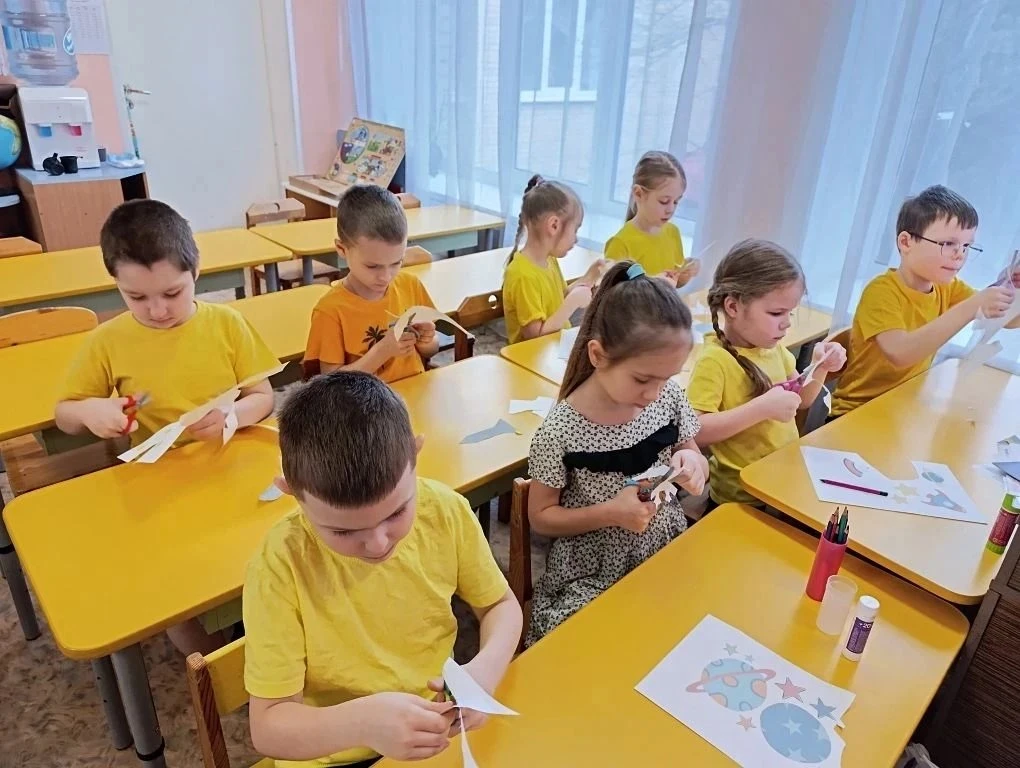 🚀 В преддверии Дня космонавтики наши ребята в детских садах активно готовятся к празднику! 🌌  Юные и