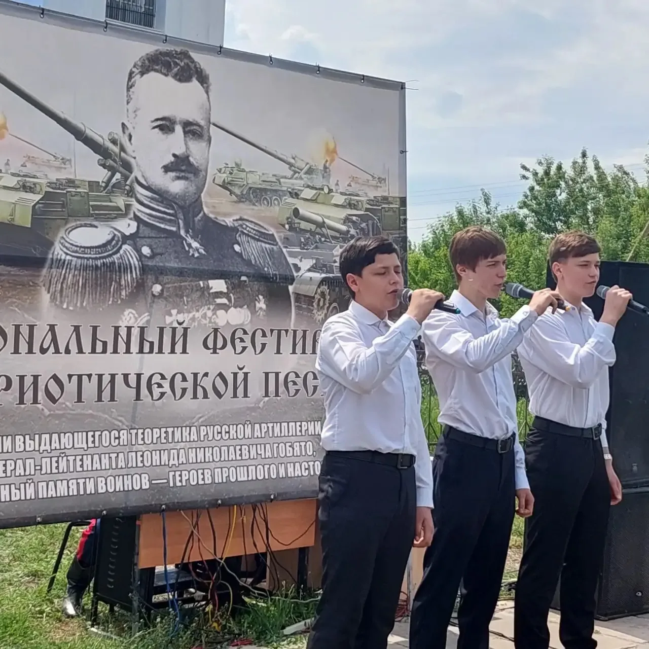 23 мая в селе Морозовы Борки Сапожковского округа у храма Покрова Богородицы прошел Чет...