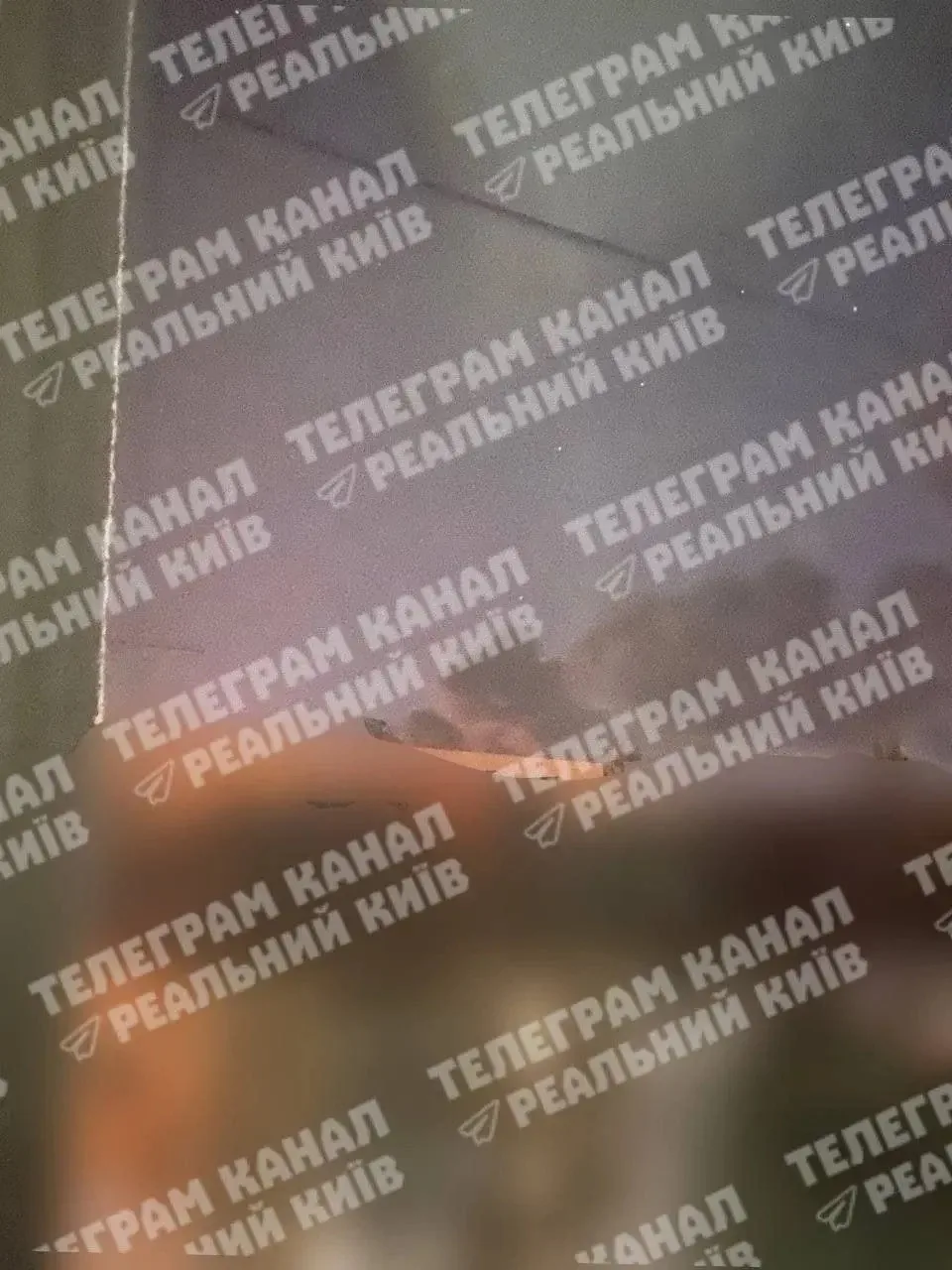 ‼️ В сети появляются новые кадры последствий прилётов баллистических ракет по Киеву