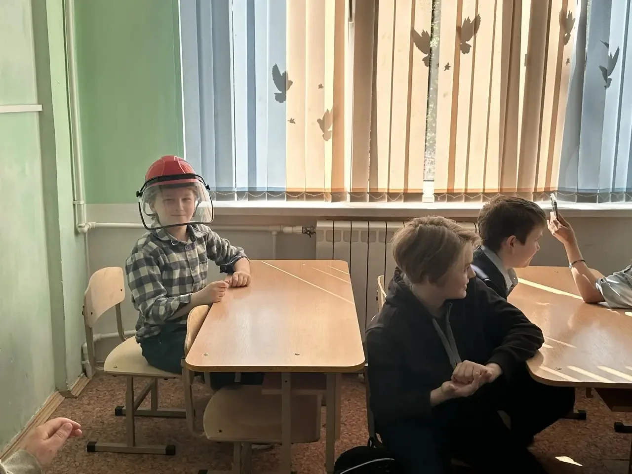 А еще в мае для учащихся 4 «В» класса состоялся познавательный урок по электробезопасно...