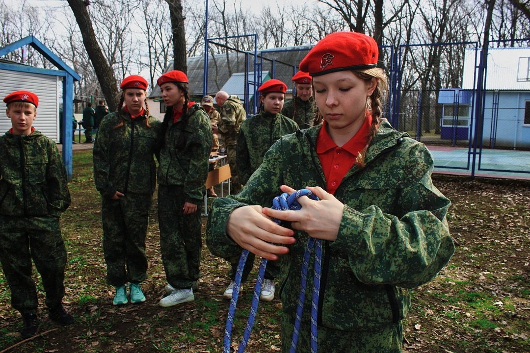 Команда Юнармейского отряда «Аврора»МБОУ «Школа № 121» г.о. Самара средней возрастной категории дост