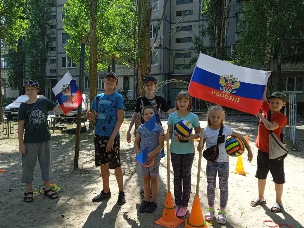 🇷🇺 С Днём России! 🇷🇺
В ГДЮЦ «Спортивный» прошли мероприятия, посвящённые Дню России — празднику 