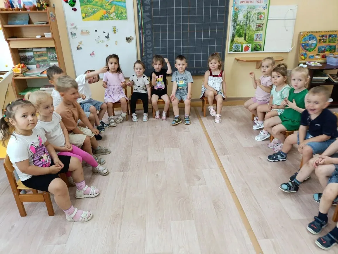 🏕⛱Сегодня наши малыши из группы "Веселые ребята" превратились в настоящих путешественн...