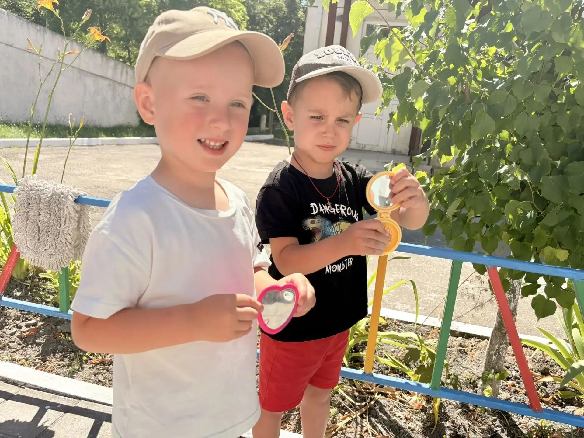 Солнечные приключения группы «Непоседы» 🌞

В младшей группе детского сада «Непоседы» каждый солнечн