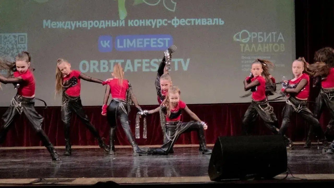 29 марта 2026 года в Москве прошёл Международный конкурс «Лайм Фест». Ученицы 2 «В» класса Арина Г. 