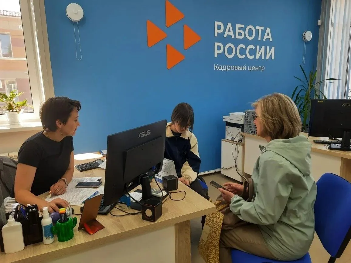 263 подростка Медведевского района получили официальный трудовой опыт.
