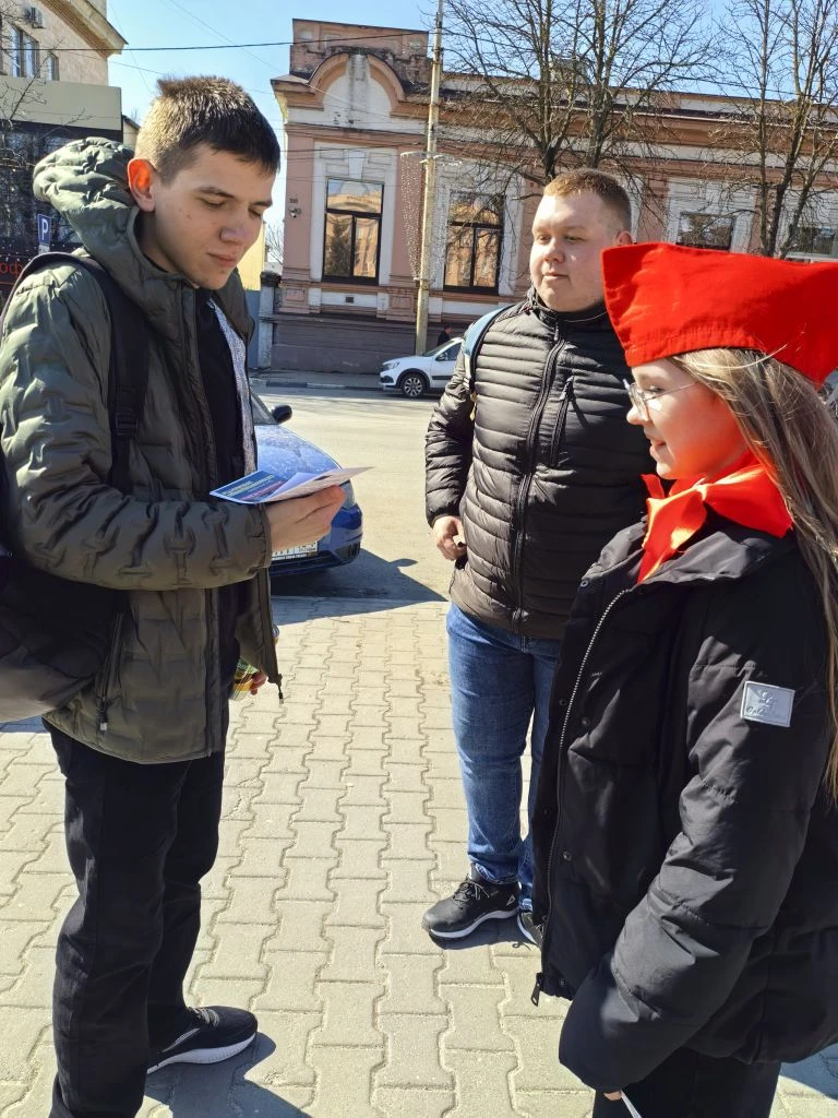 25 марта отряд ЮИД лицея «Помощники ГАИ» совместно с инспектором по пропаганде безопасности дорожног