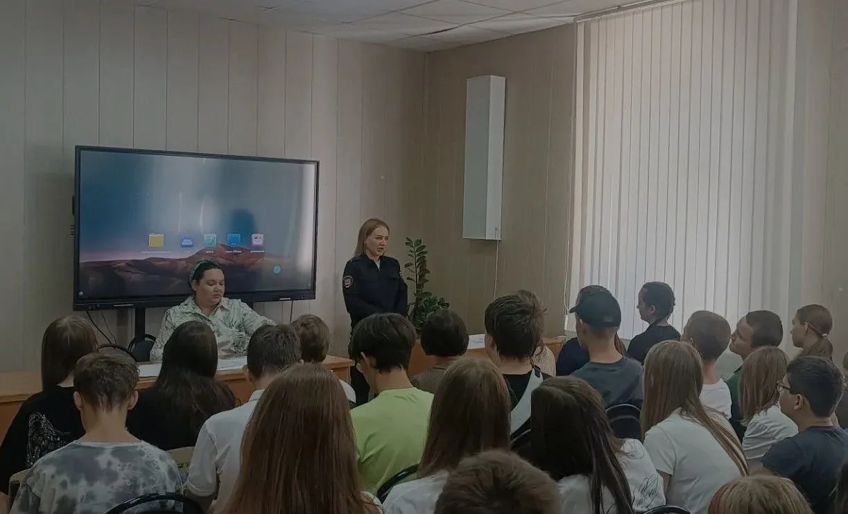 На базе лицея прошло профилактическое мероприятие «Выше этого»

Комитет по образованию и Центр молод