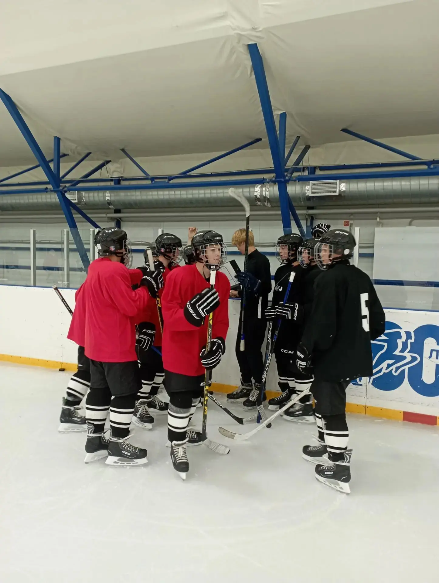 ❄️ Снова на льду! Продолжаем тренировки! 🏒🔥

Хоккейная сборная Орловского СУВУ не сбавляет оборото