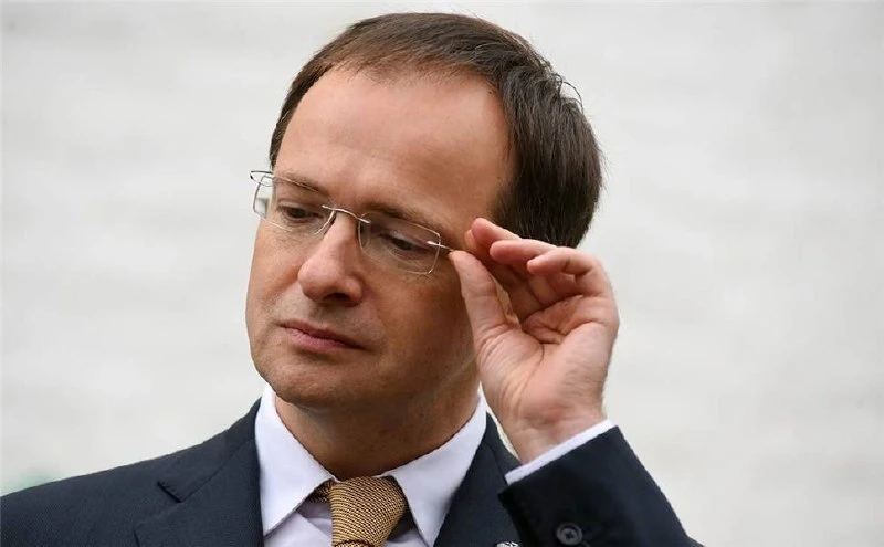 Помощник президента России Владимир Мединский заявил, что пока он возглавляет Союз писа...