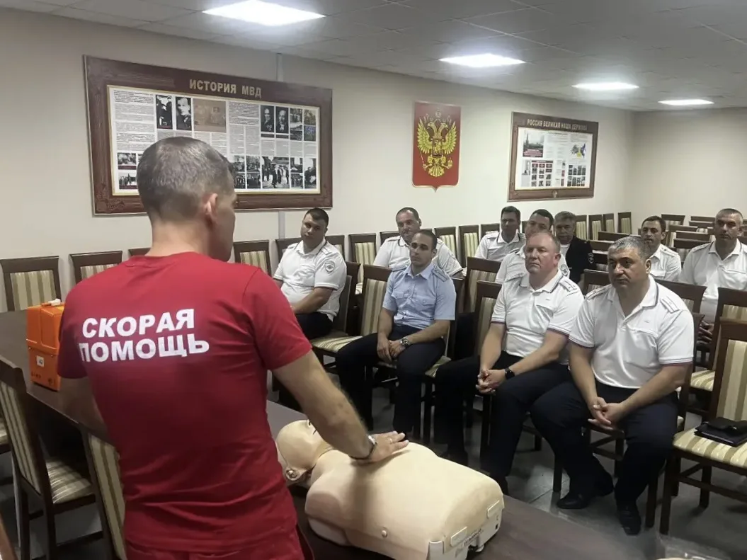 🚑Сотрудники СМП Сочи провели занятие по оказанию первой помощи для сотрудников ГИБДД