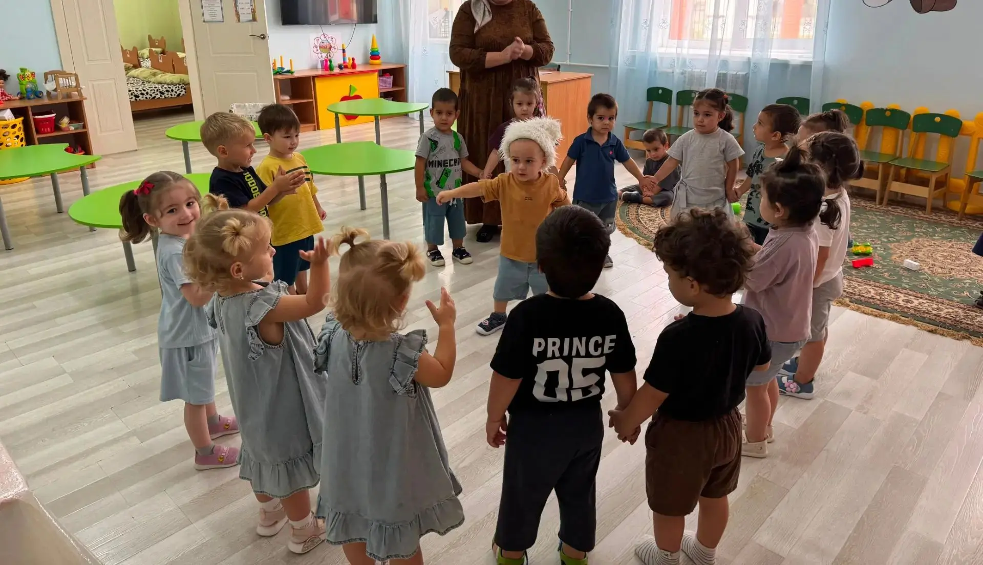 Народная игра «Подними папаху», посвящённая международному дню народов России,прошла в ...