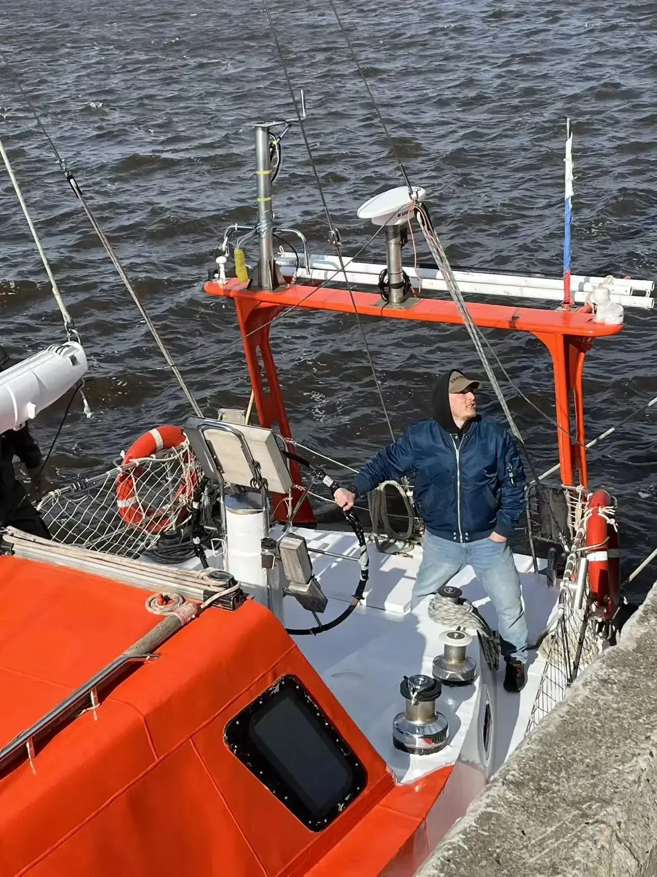 Заседание Клуба Экспортёров — на борту яхты в Арктике! ⛵❄️

31 мая Клуб Экспортёров НАО провёл выезд