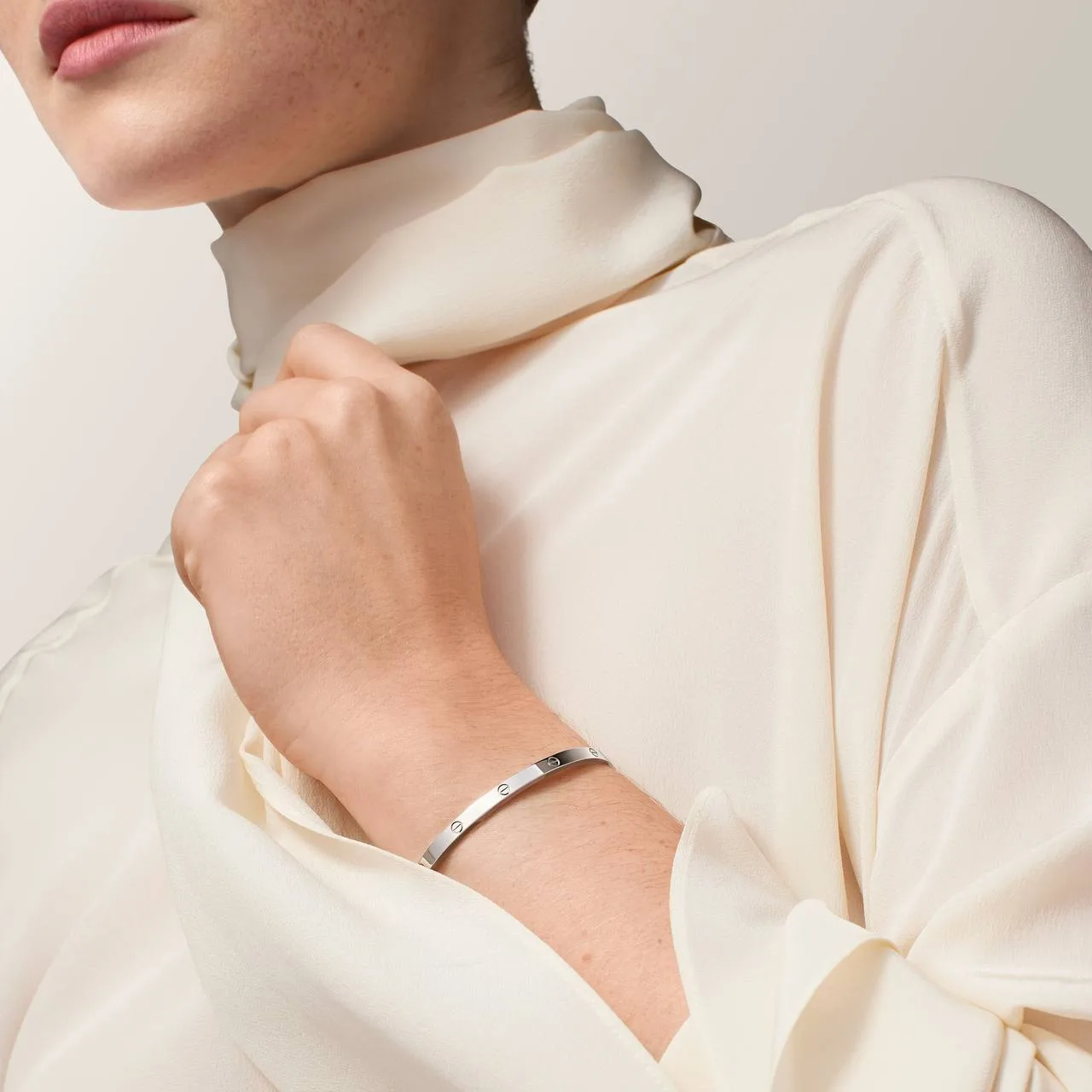 CARTIER

LOVE BRACELET, SMALL MODEL

Цена — 548 000₽

Цена актуальна в день публикации 

Для заказа 