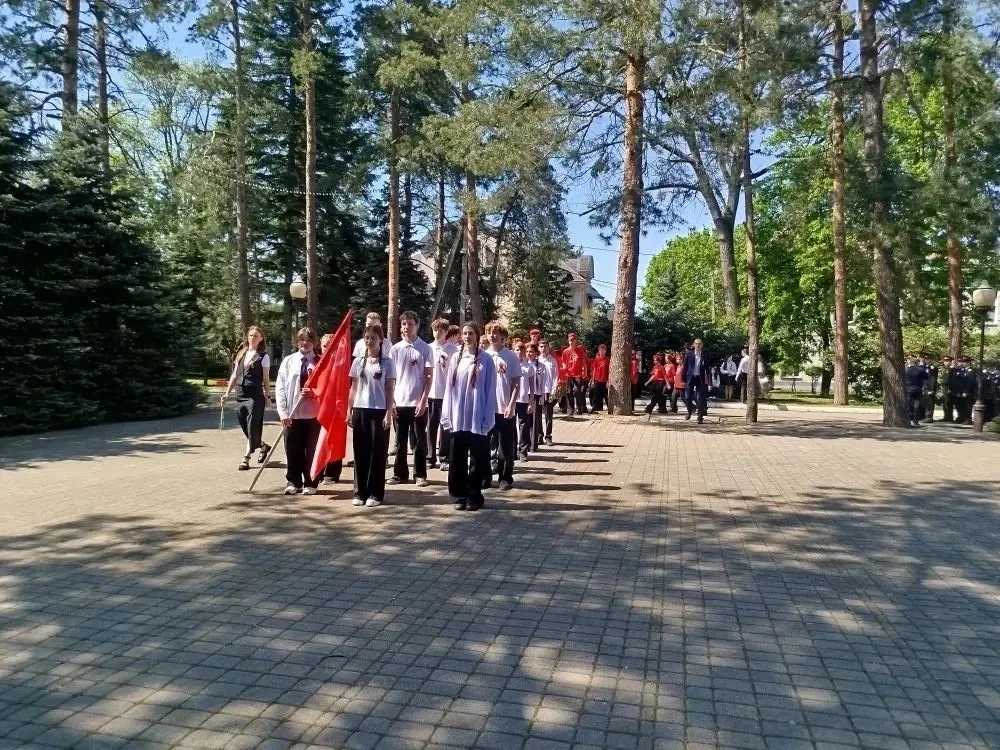 Сегодня, 8 мая 2026 года юнармейцы нашего отряда " Косиновцы им. Героя России А. Волкова"  приняли у