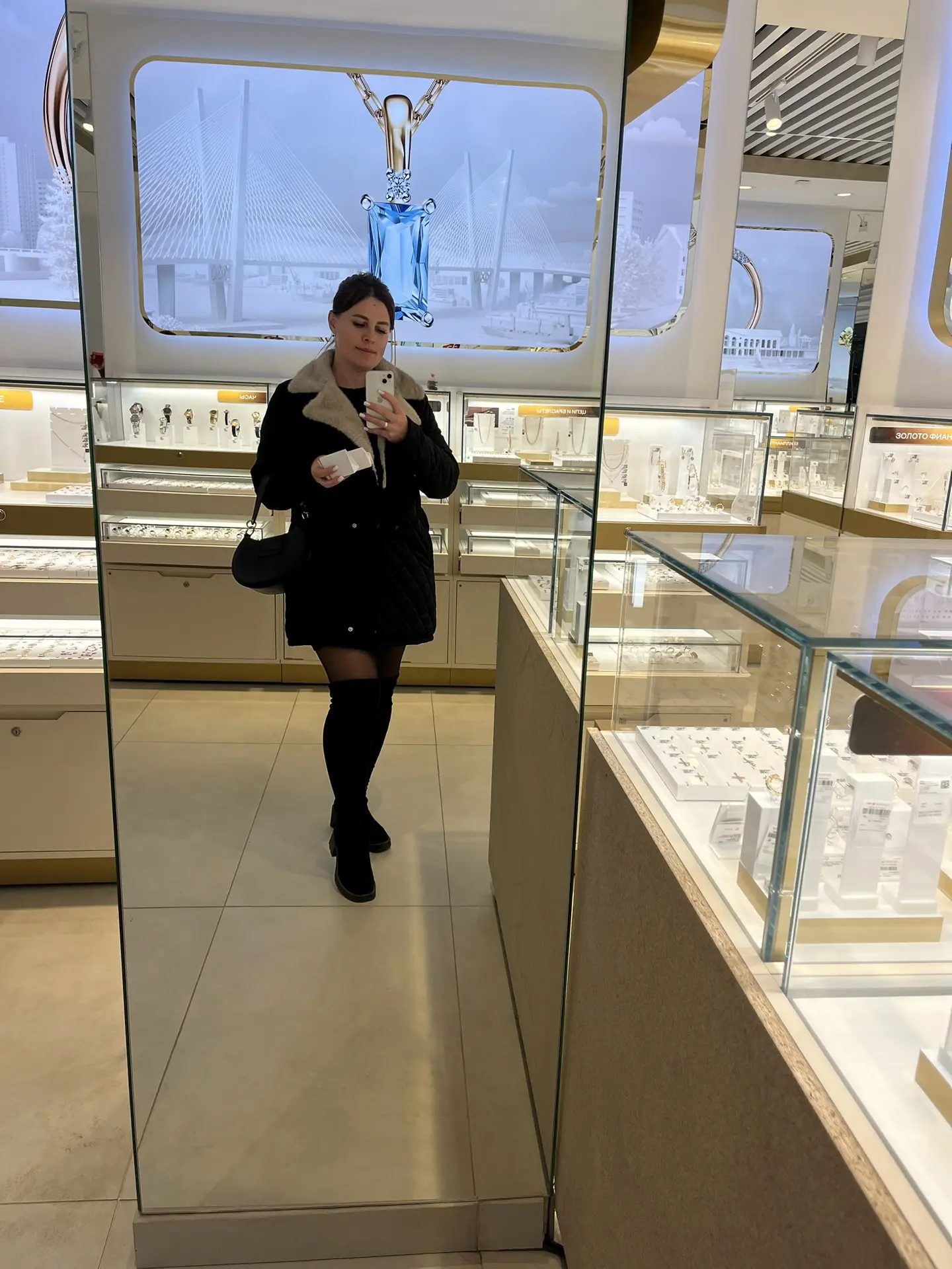 Заехала в магазин купить подарок 🎁 День рождения у моего любимого мужа. Заехала в ювел...