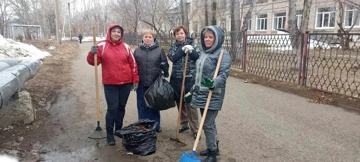 ✅Апрель – традиционное время для наведения чистоты и порядка на территории детского сад...