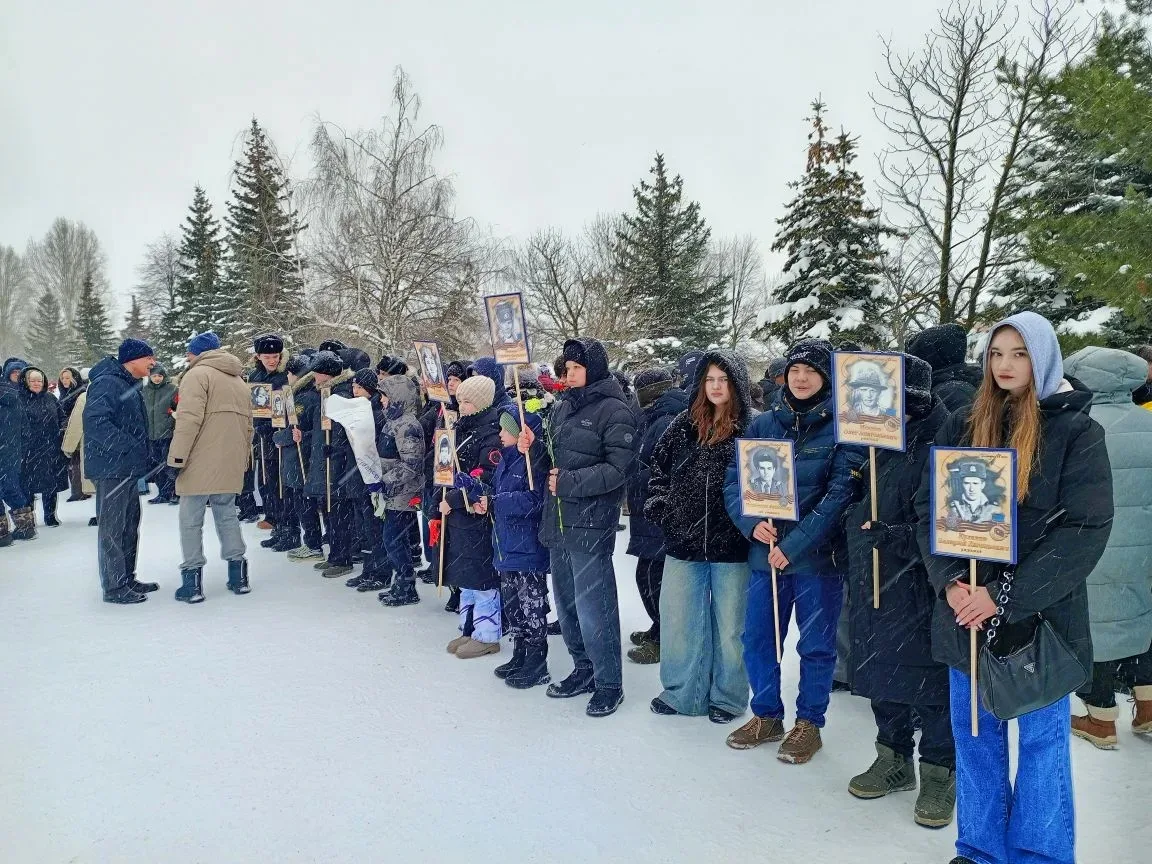 На Аллее Славы 15 февраля состоялся митинг в память о воинах - интернационалистах.  С 2011 года 15 ф