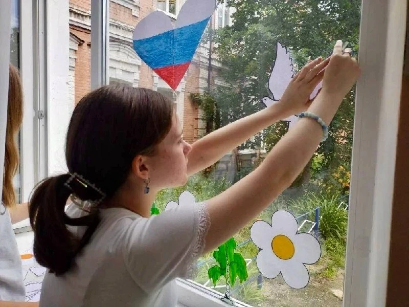 🇷🇺В преддверии Дня России в нашем лагере стартовала акция «Окна России»🎀