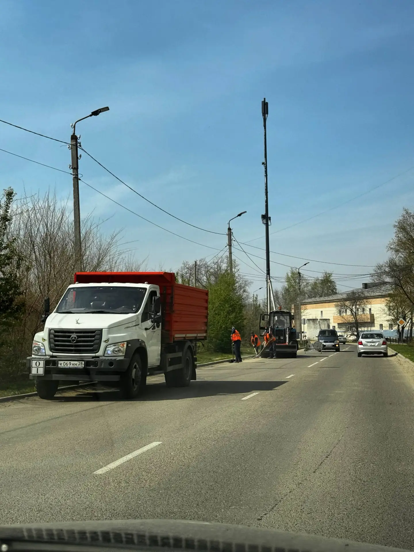 В Свободном продолжается уборка центральных улиц города  На главных транспортных артериях Свободного