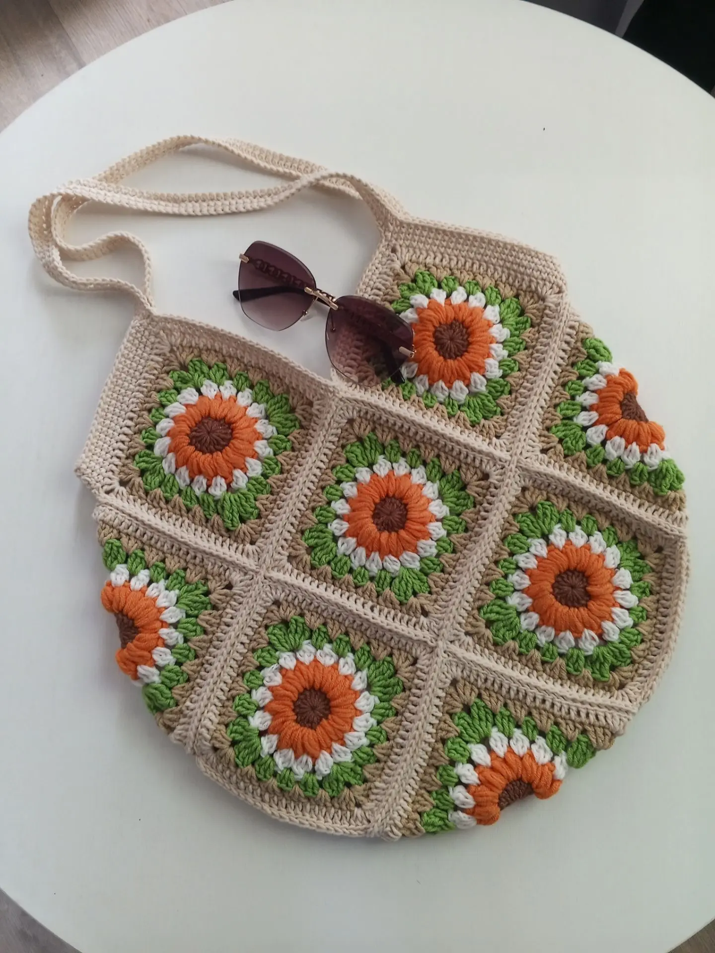 Шопер из бабушкиного квадрата


УЮТНОЕ ВЯЗАНИЕ 🧶
