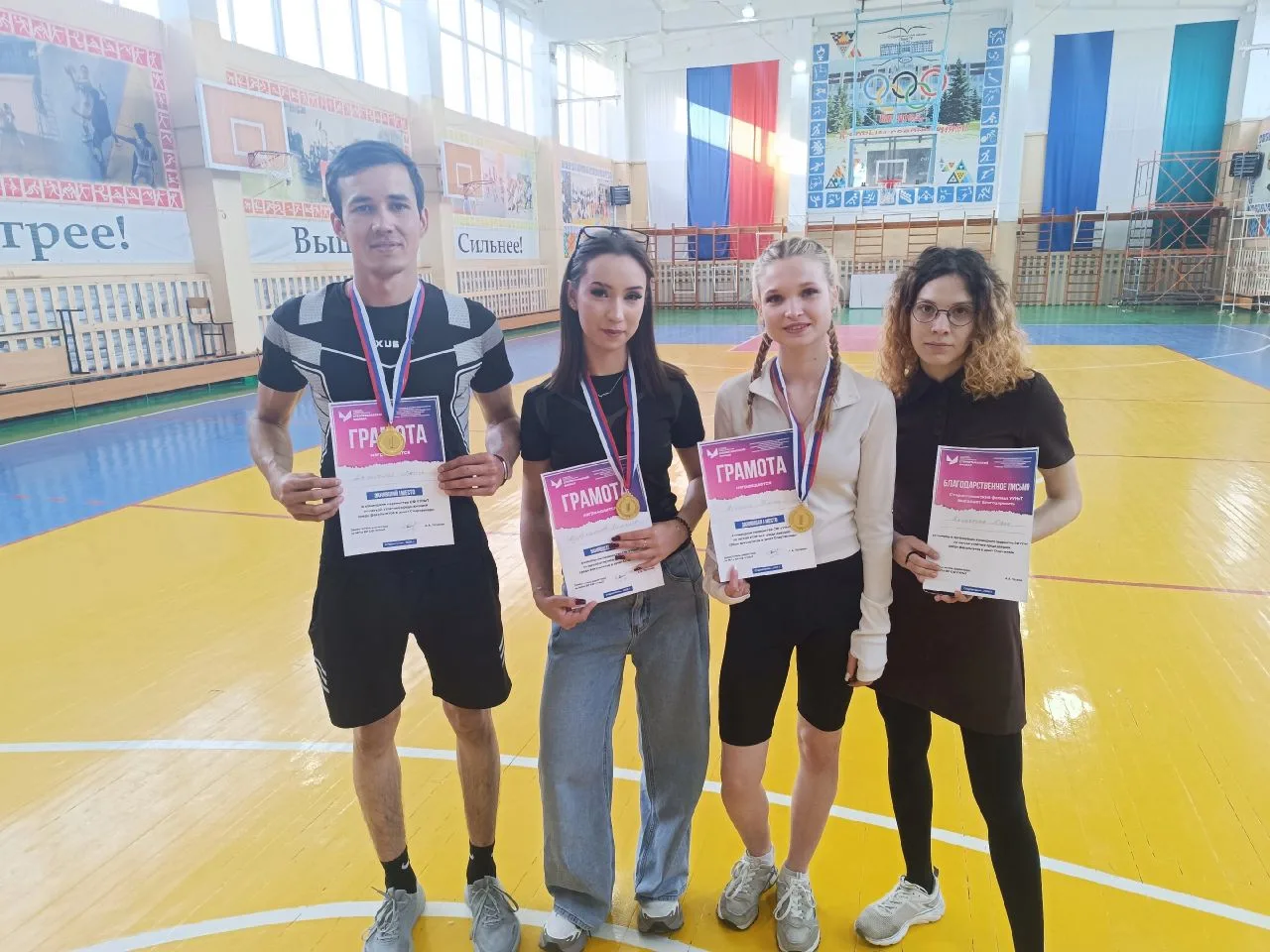 🏆🎉 Ребята с факультета педагогики и психологии показали отличные результаты на эстафете среди студ