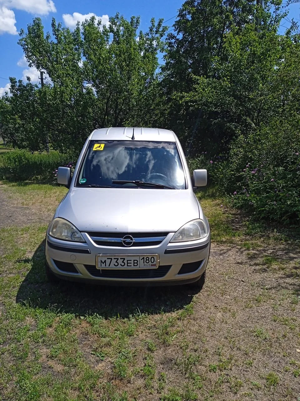 Продам Opel Combo 2006 год, 1.4 литра и газ метан, оцинкованная, кондиционер, в хорошем состоянии. В