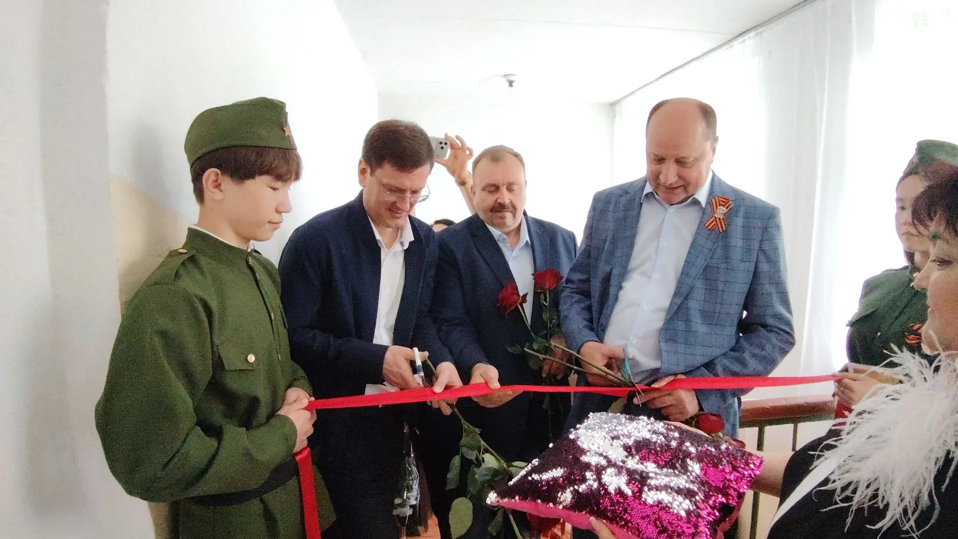 В селе Новоцарицыно по инициативе единороссов прошло официальное открытие обновленного ...