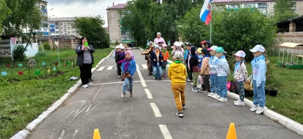 С Днем России, наши юные патриоты! 🇷🇺

Сегодня в нашем детском саду "Белоснежка" царила атмосфера 