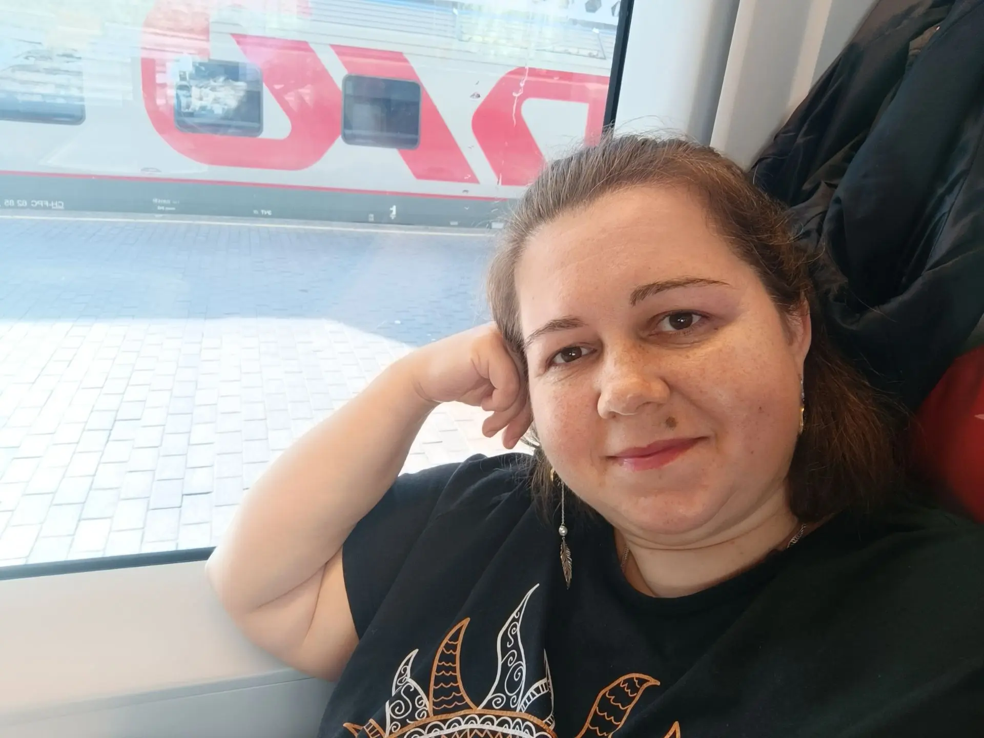 Москва, я уже в Сапсанчике, еду к вам на ММКЯ, что идет в Гостином дворе на Ильинке,4