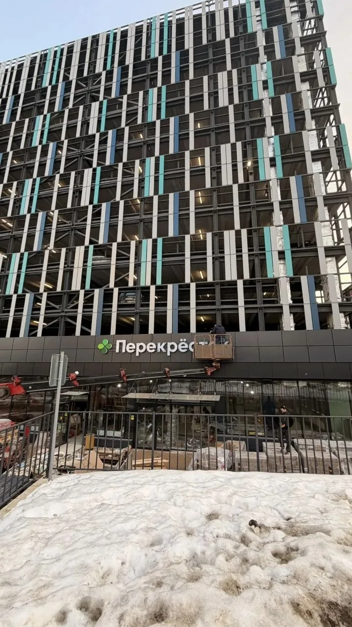 В наземном паркинге ЖК "Эко Видное 2.0" готовится к открытию супермаркет торговой сети ...