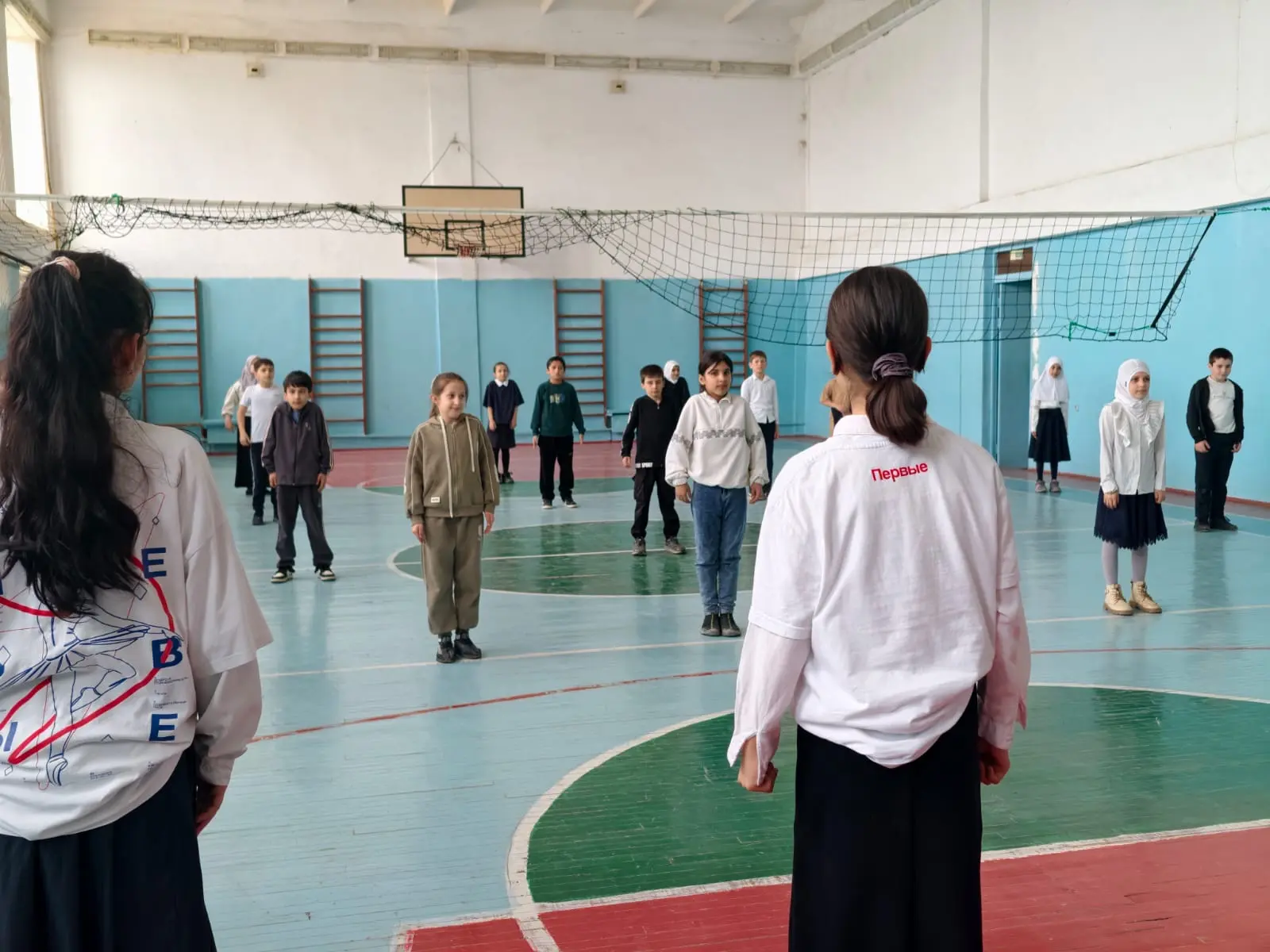 Через 27 лет после первого полета человека в космос состоялись первый годовой полет и впервые полная