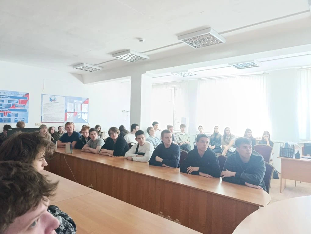 "Урок о важном: равнение на героя"