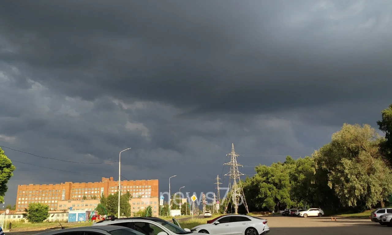 🌩 Вот это туууууууууча сейчас во Фрунзенском районе! 

А какая погода у вас на районе?