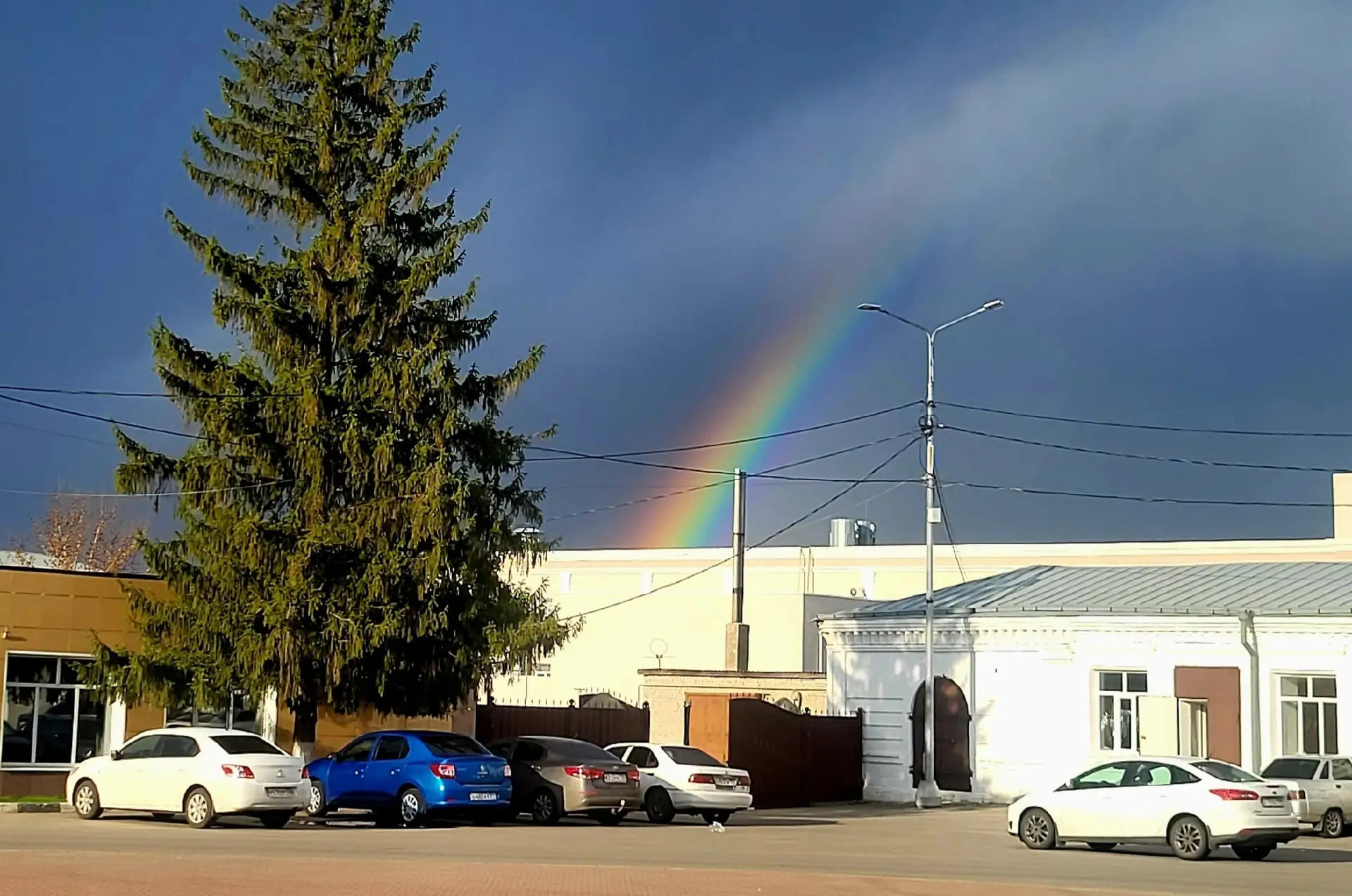 🌈 Радуга над городом  Источник: https://vk.ru/wall-169899108_25821 #новости