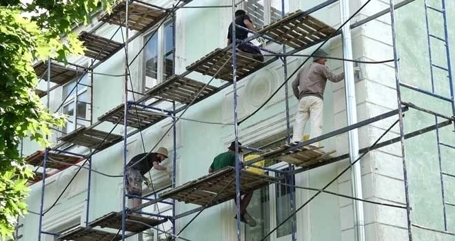 В Дзержинске начался первый за 66 лет капитальный ремонт фасада музыкальной школы имени...
