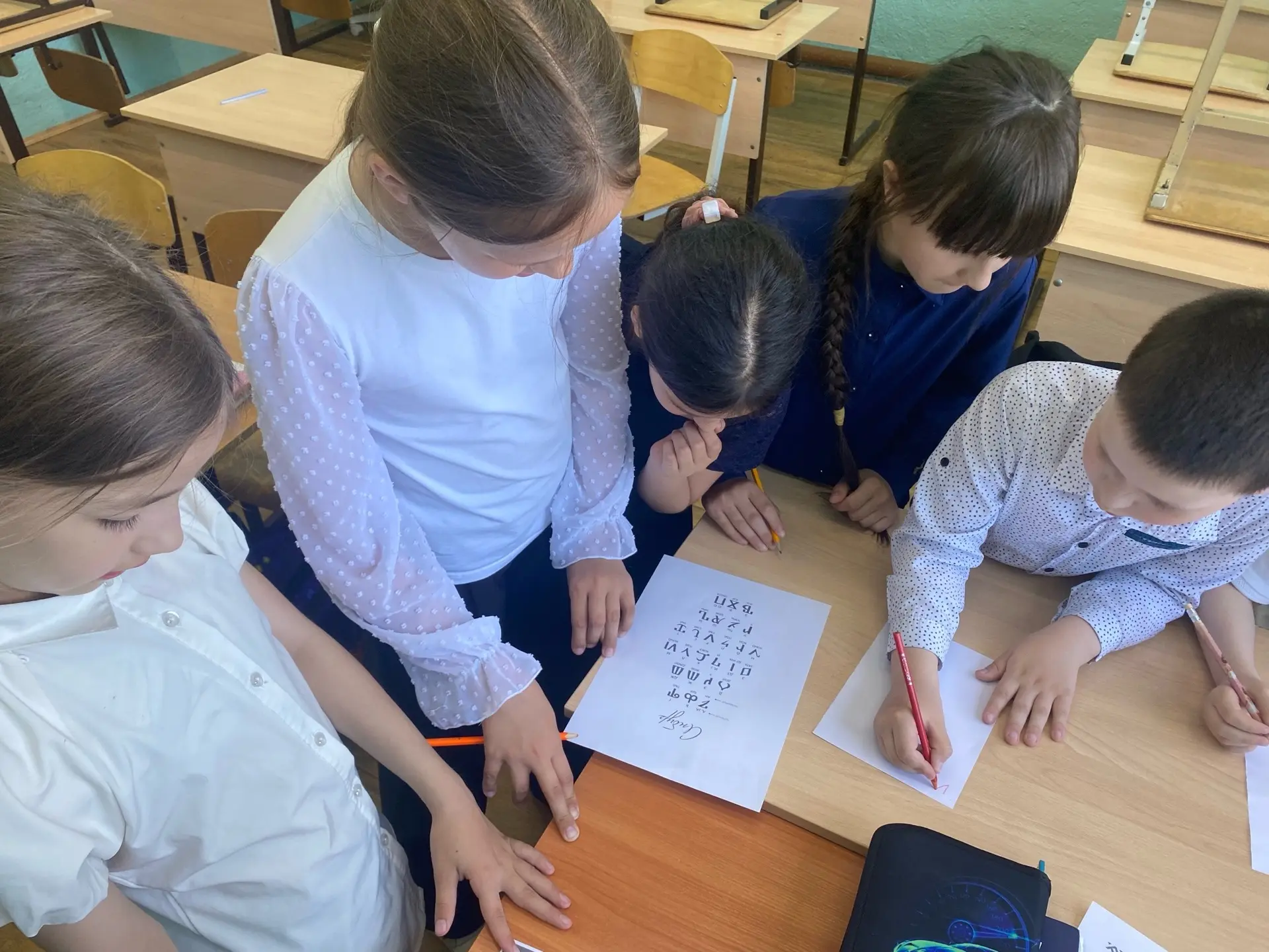 📜«Ема грамотней»: Как ребята спасали буквы анбура