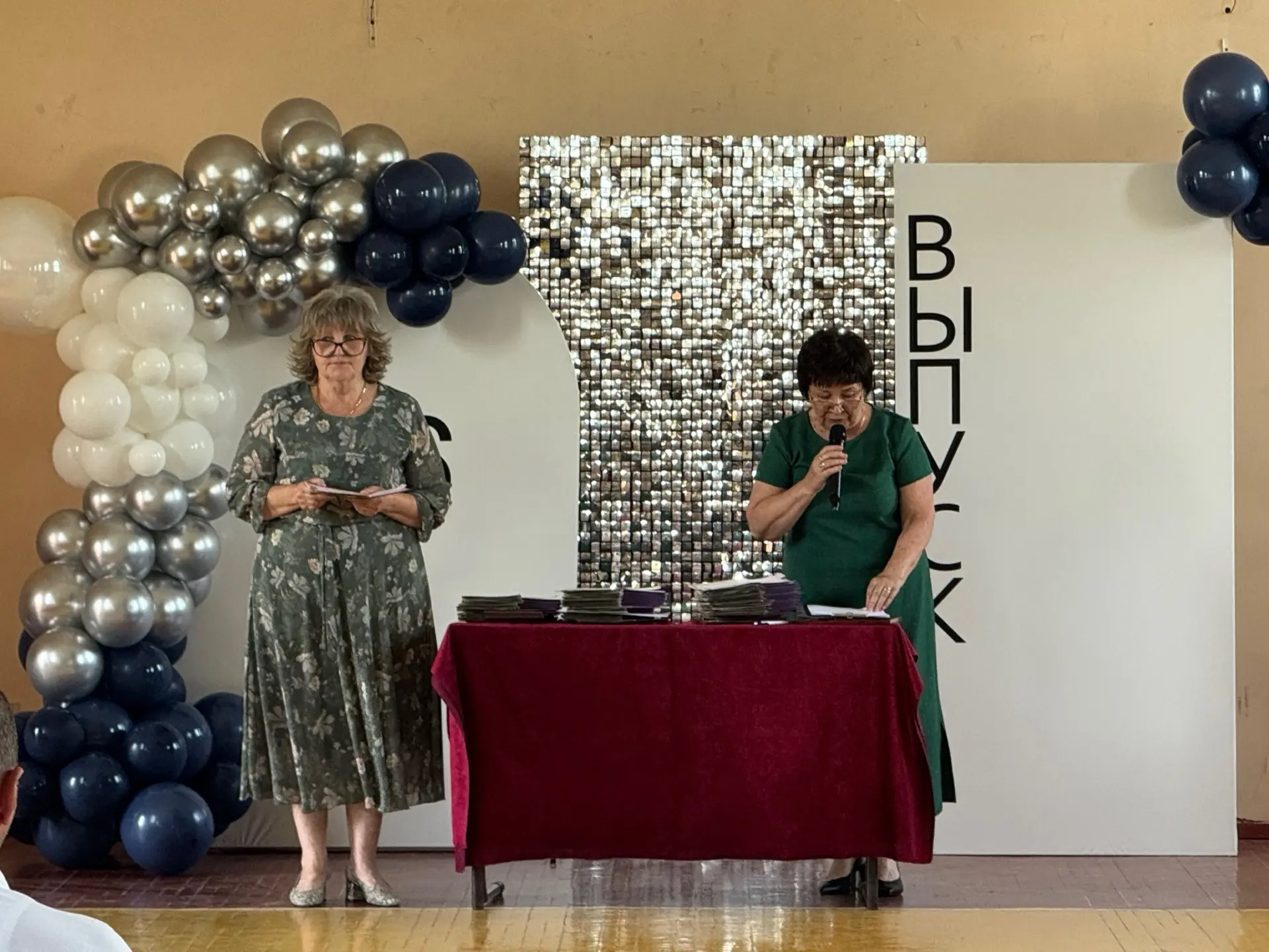 🎓 В МБОУ Бобровской СОШ №2 состоялось торжественное вручение аттестатов выпускникам 9-х классов!

✨