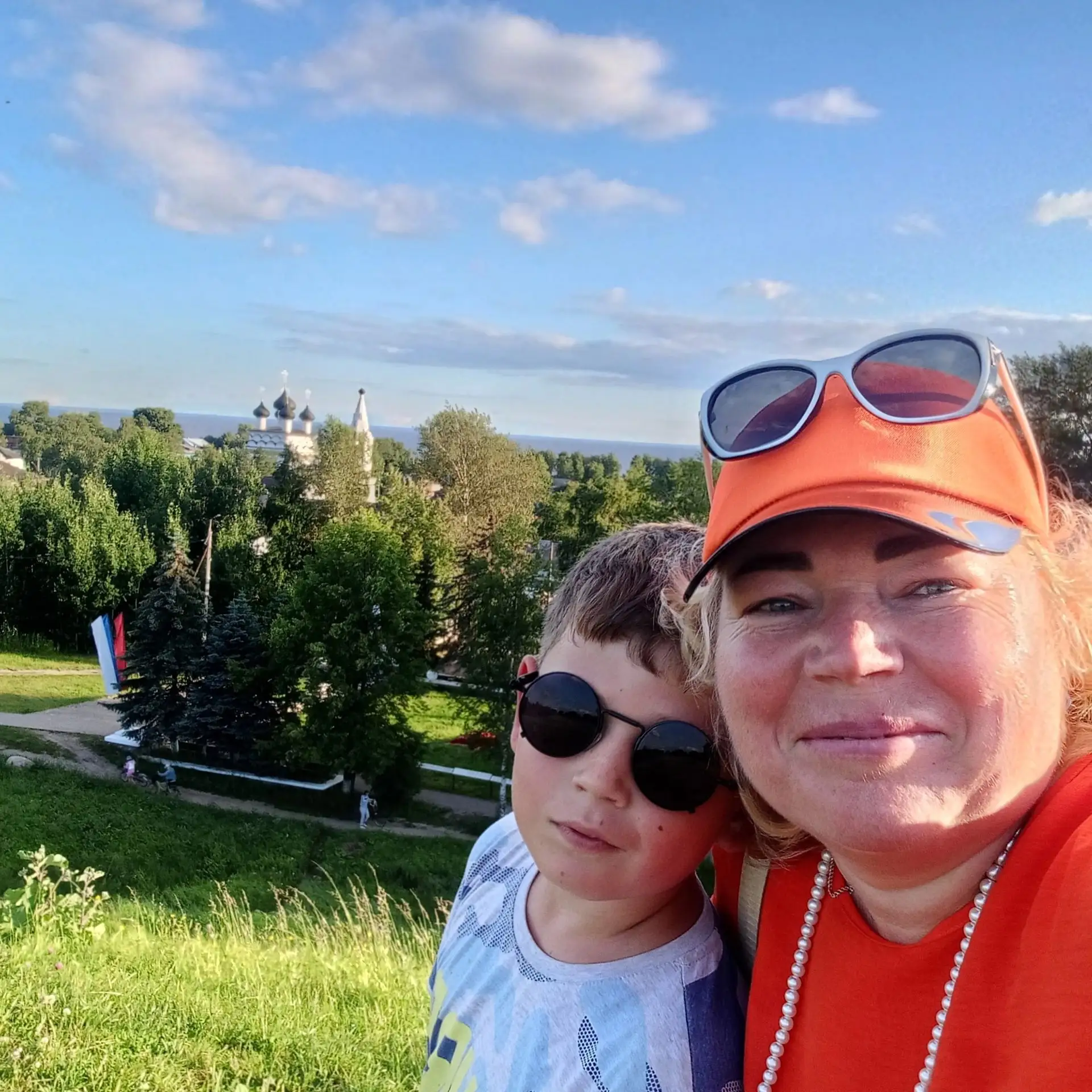 «Мы очень любим свой любимый город Белозерск. За его душу. Там сохранились церки, земля...