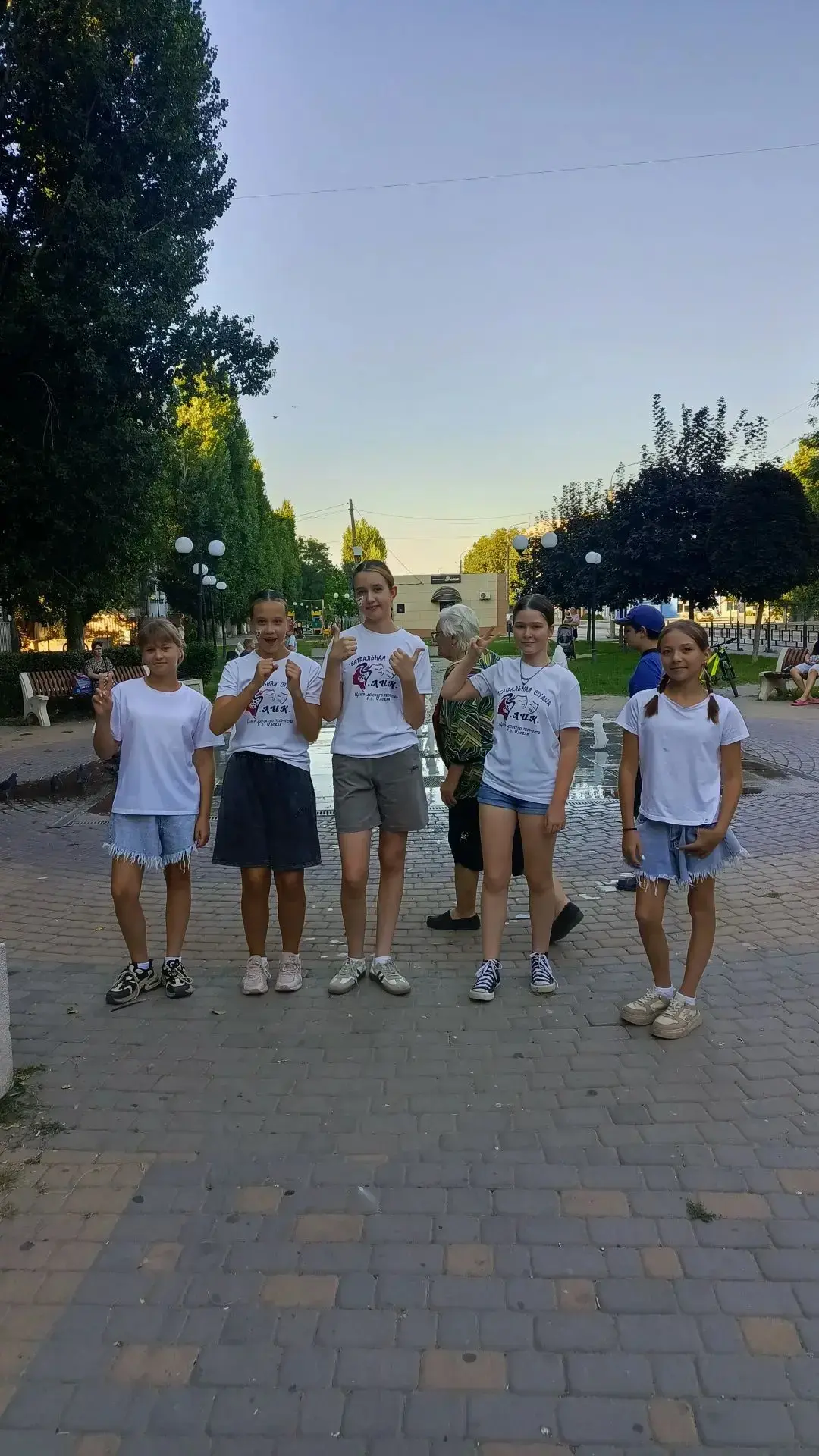 🎉Игры добра и смеха: как педагоги ЦДТ подарили праздник нашему поселку!