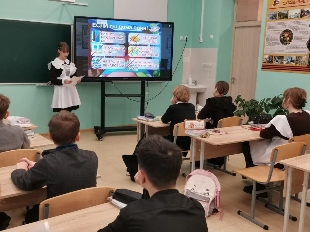 «Безопасность детства» в МАОУ СОШ имени С.Е. Кузнецова с. Чемодановка  Безопасность наших детей — на