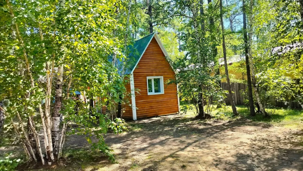 Отдыхайте душой и телом на уютной базе «Green park» у озера Болван! 🌳🍃 Спокойствие, чистый воздух 