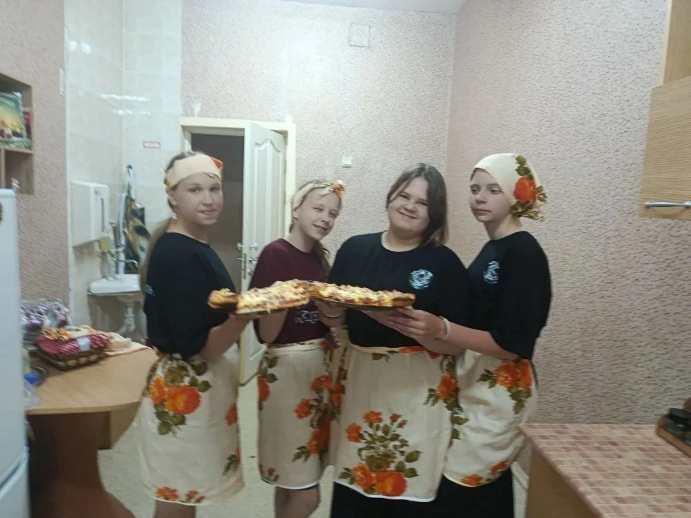К празднику воспитанники отделения социальной реабилитации (временный приют №1) испекли...