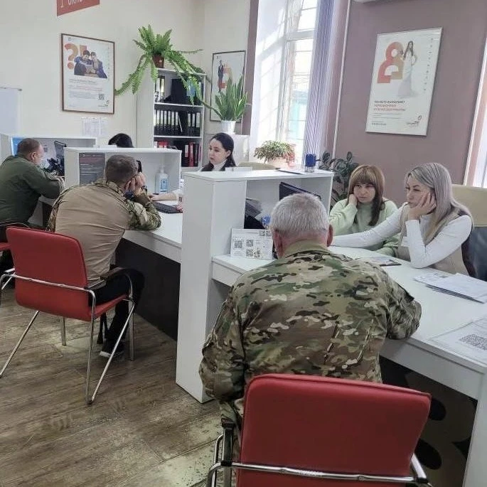 В МФЦ Ростовской области проводятся расширенные приемы для участников СВО  В офисах многофункциональ