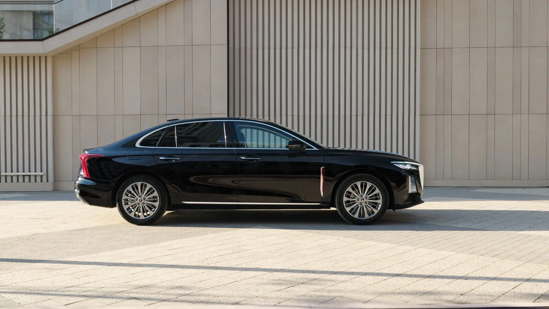 Обновленный Hongqi H5 — уже в продаже